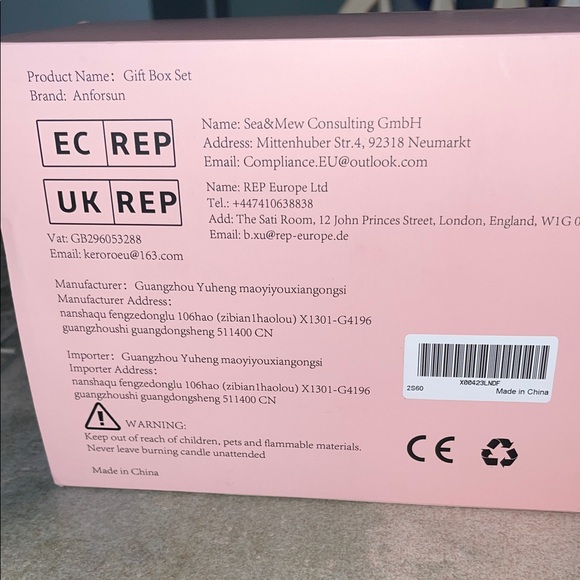 Pink Gift Box - Picture 2 of 2